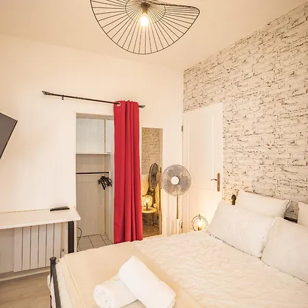 Le Joli Patio - Parking Inclus - Hypercentre Appartement Troyes